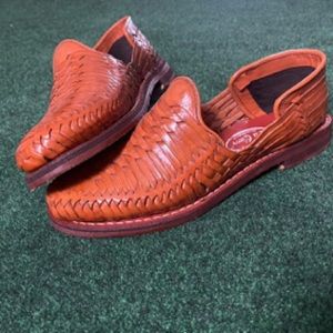 Mens Mexican Huarraches Size 7 fits mens Size 9.5